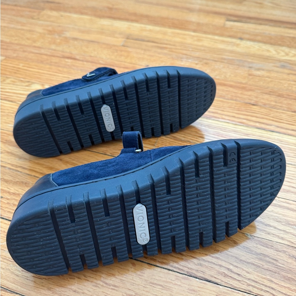 Vionic Uptown Mary Jane - Navy Blazer Suede - Picture 5 of 5